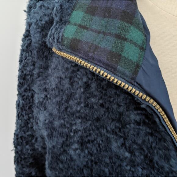 Women's Pendleton Fuzzy Zip Navy Plaid Fleece Jacket Medium Pockets Fall - Picture 2 of 10